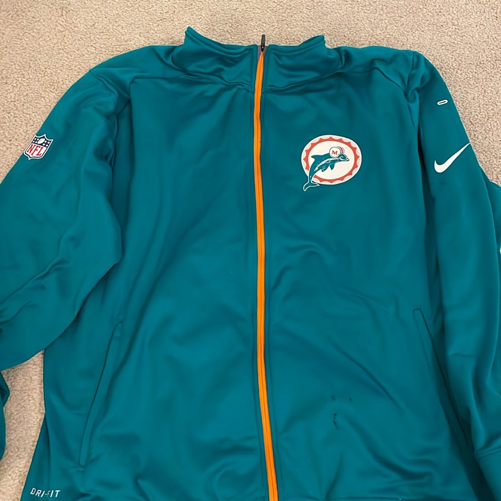 Men’s large - Miami Dolphins Full Zip Nike Jacket!